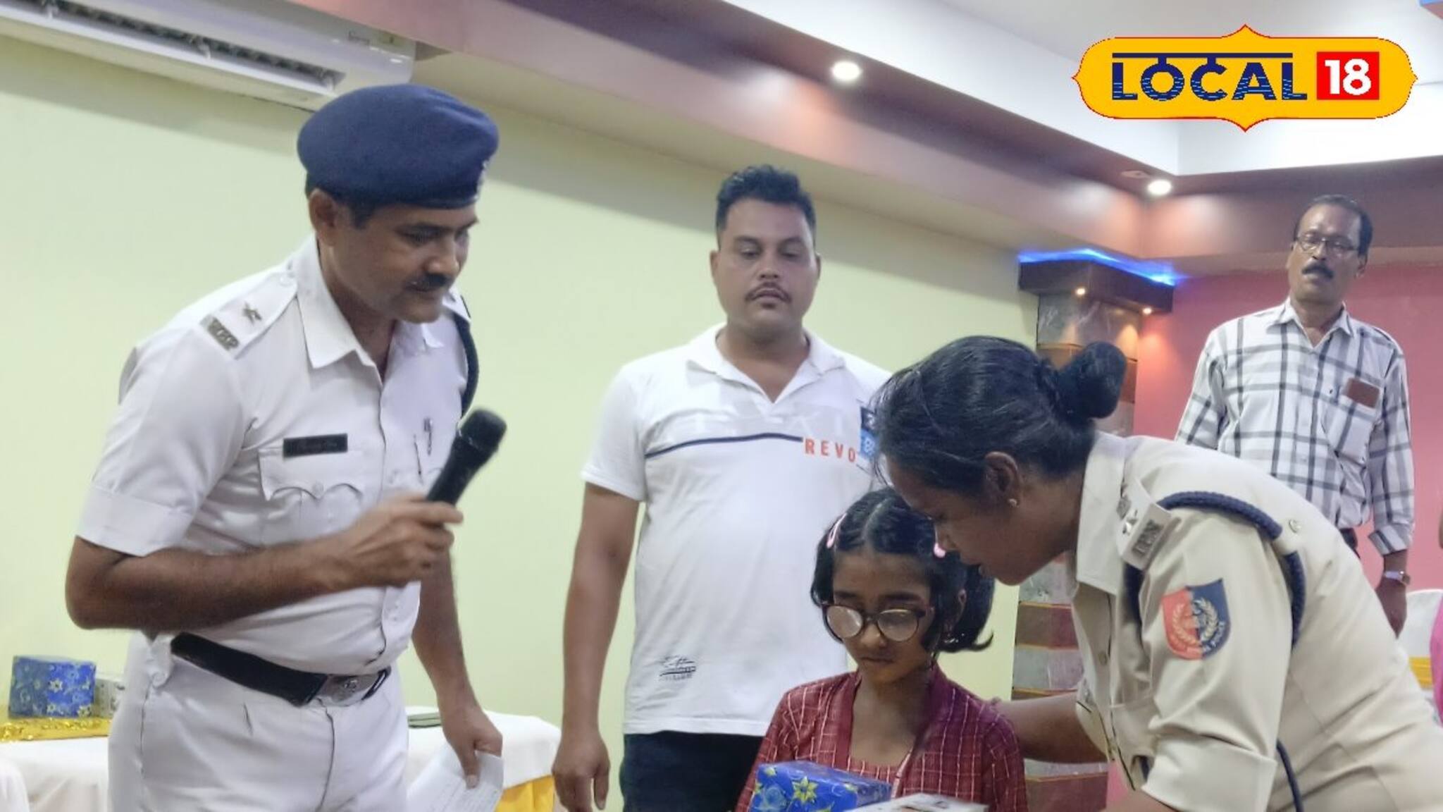 শিক্ষা দিল বিশেষভাবে সক্ষম শিশুরা! পুলিশের অভিনব উদ্যোগে প্রাণ বাঁচবে বহু মানুষের