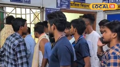 বিক্ষোভ চলছে হাসপাতালে বিক্ষোভ চলছে হাসপাতালে