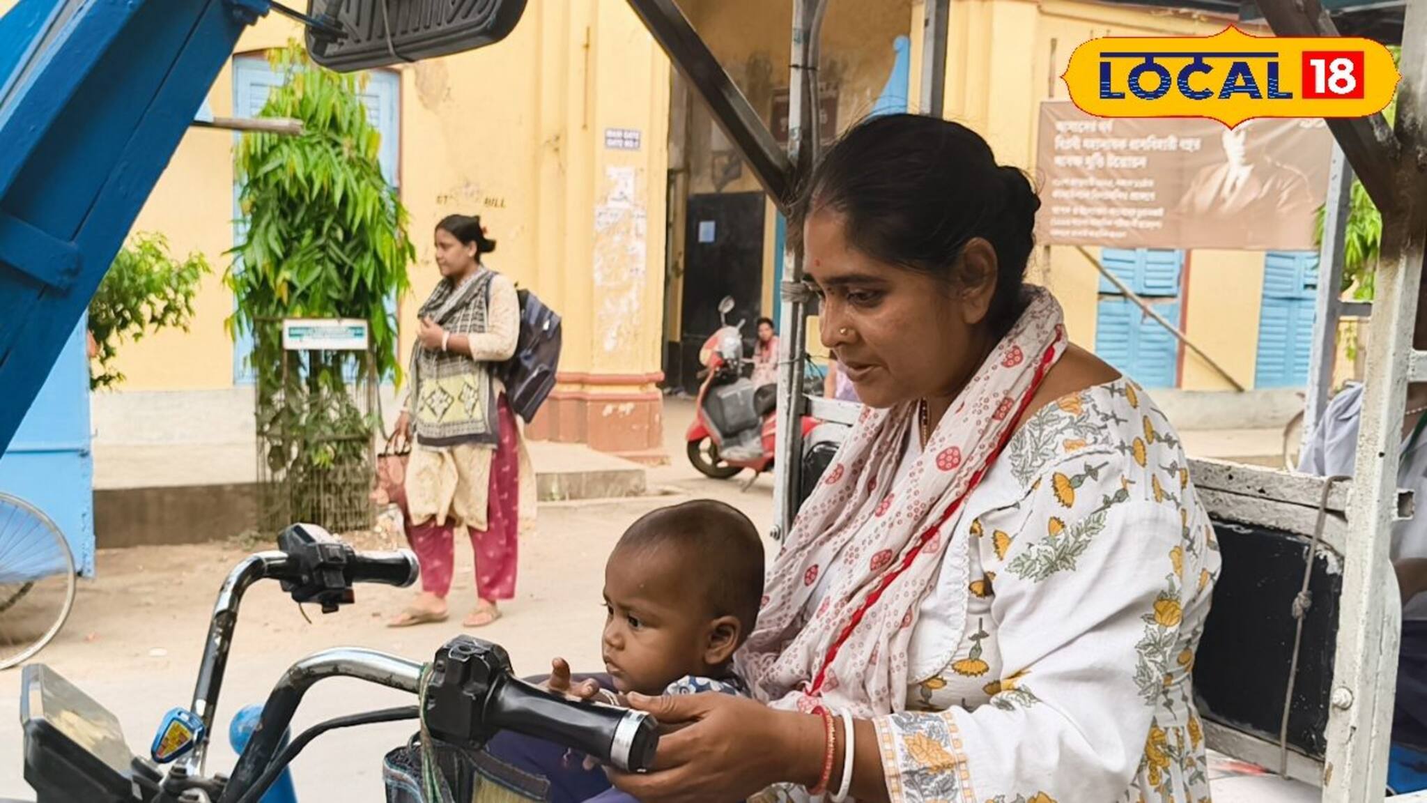 অভাবের সংসারে ভাত-ডাল জোটাতে দেড় বছরের নাতনিকে সঙ্গে নিয়ে দিনরাত যা করেন দিদা