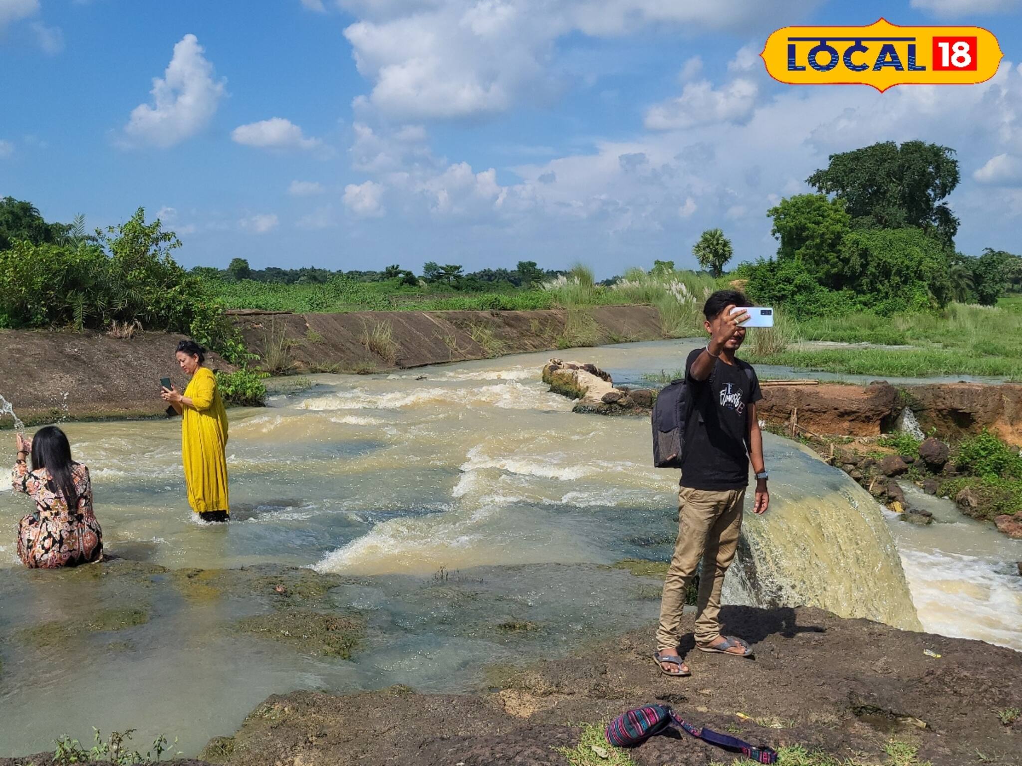 বর্ষায় ফুলেফেঁপে ওঠে ঝর্ণা, একদিনের ছুটিতে ঘুরে আসুন কলকাতার কাছেই এই জায়গা থেকে