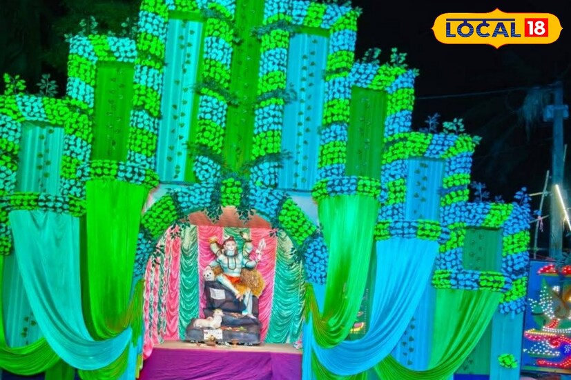 মুর্শিদাবাদের রামপাড়া ১গ্রাম পঞ্চায়েতের নলহাটি গ্রাম। ১২০০ লোকের বসবাস এই গ্রামে।কিন্তু গ্রামে প্রধান উৎসব গ্রামীণ ধর্মরাজ পুজো। আর সেই পুজো কে কেন্দ্র করেই লক্ষ লক্ষ টাকা ব্যয়ে তৈরি করা হয়েছে মন্ডপসজ্জা। যদিও মন্ডপের মধ্যেই আছে শিব দুর্গার প্রতিমা।
