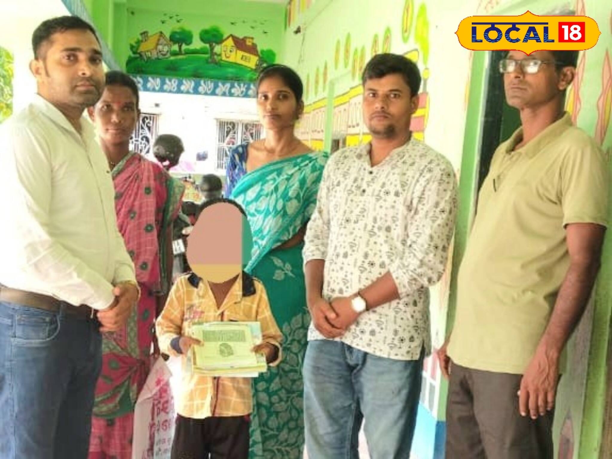 অধিকার মিত্রের প্রয়াস! দু'বছর পর স্কুলের গণ্ডিতে পা রাখল দুঃস্থ-দরিদ্র পরিবারের খুদে