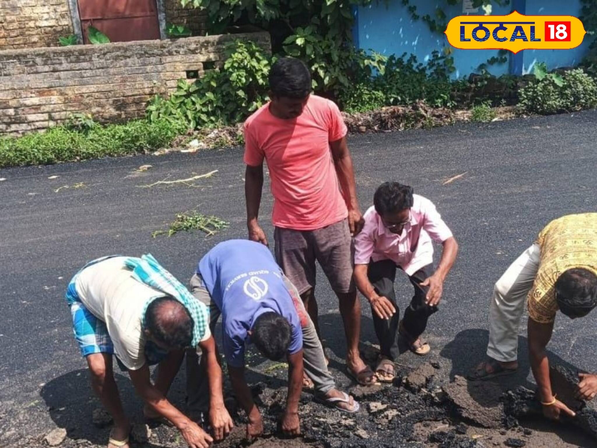 রাতের অন্ধকারে চলে কাজ, সকালে হাত দিতেই সে-কি কাণ্ড! রাস্তার কাজ দেখে অবাক বাসিন্দারা