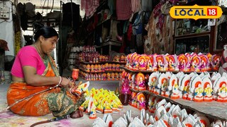 মাটির মূর্তি তৈরিতে ব্যস্ত শিল্পী