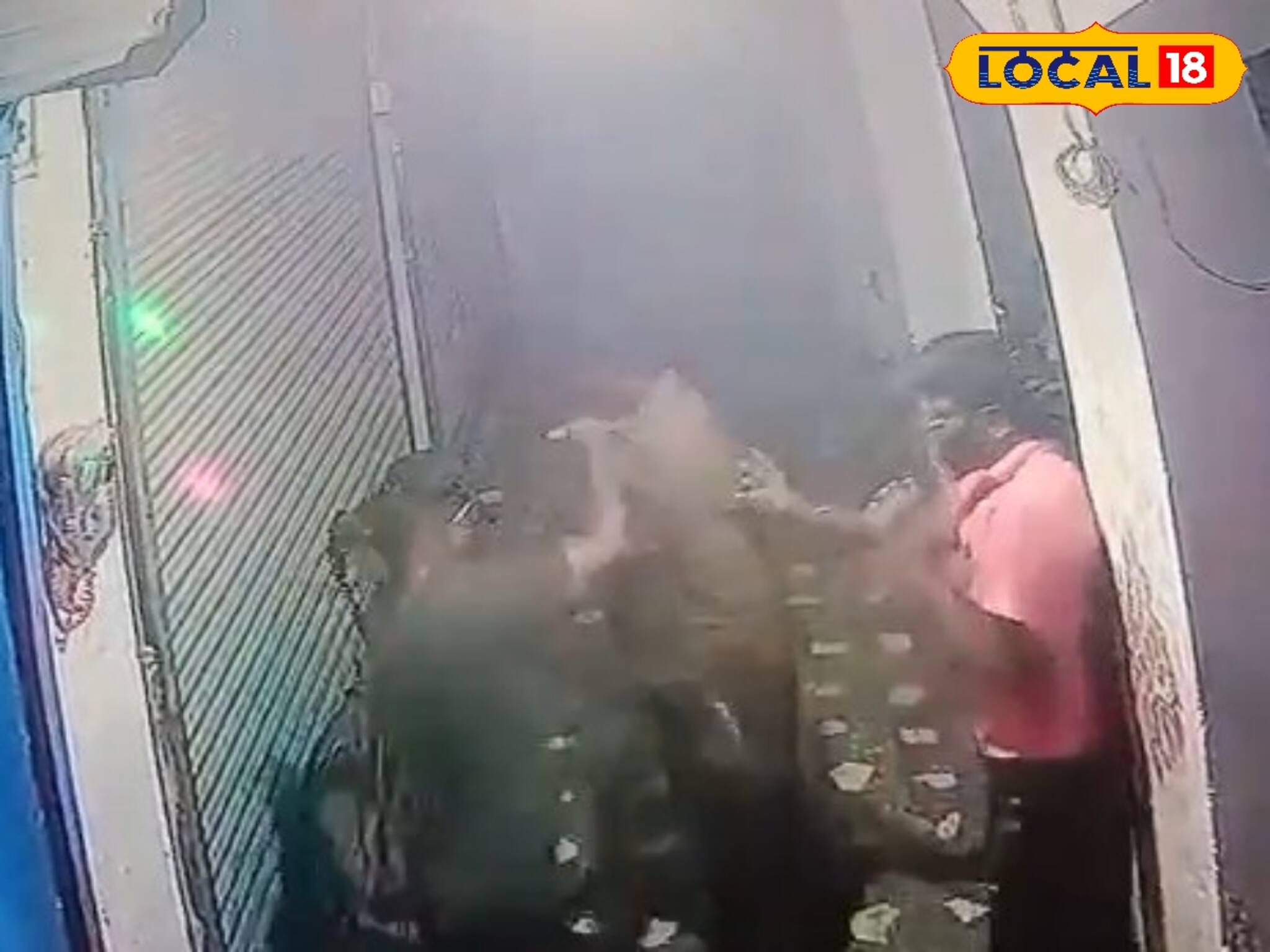 সিসিটিভি ফুটেজে হত্যাকাণ্ড! এলোপাথাড়ি ছুরির কোপ! পুলিশফাঁড়ির কাছেই নিহত ট্রাকচালক