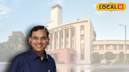 নতুন ডিরেক্টর অধ্যাপক সুমন চক্রবর্তী 