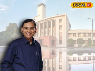 নতুন ডিরেক্টর অধ্যাপক সুমন চক্রবর্তী 