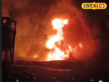 Barasat Fire: বারাসতে গোডাউনে বিধ্বংসী আগুন, যুদ্ধকালীন পরিস্থিতিতে নিয়ন্ত্রণে আনার কাজ করছে দমকলের ১৫ টি ইঞ্জিন,অবরুদ্ধ টাকি রোড Barasat Fire: বারাসতে গোডাউনে বিধ্বংসী আগুন, যুদ্ধকালীন পরিস্থিতিতে নিয়ন্ত্রণে আনার কাজ করছে দমকলের ১৫ টি ইঞ্জিন,অবরুদ্ধ টাকি রোড
