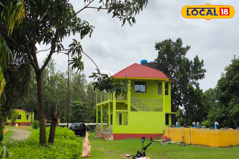 শুশুনিয়া পার্কের ম্যানেজার বিধান বাবু জানান, ১৫ টি কটেজ রয়েছে, সর্বোচ্চ রুম ভাড়া ১২০০ থেকে শুরু করে ৩ হাজার পর্যন্ত। সর্বোচ্চ ৬০ জনের থাকার ব্যবস্থা করা সম্ভব এই ইকো পার্কের পক্ষে।