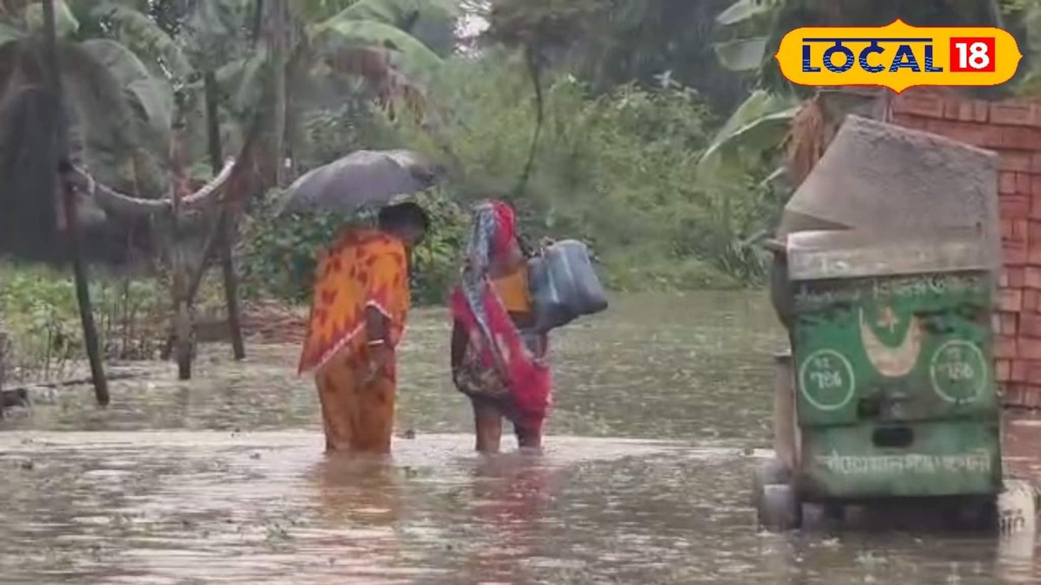 কোথাও হাঁটু জল, কোথাও এক কোমর! বর্ষা শুরুতেই বানভাসি গোঘাট