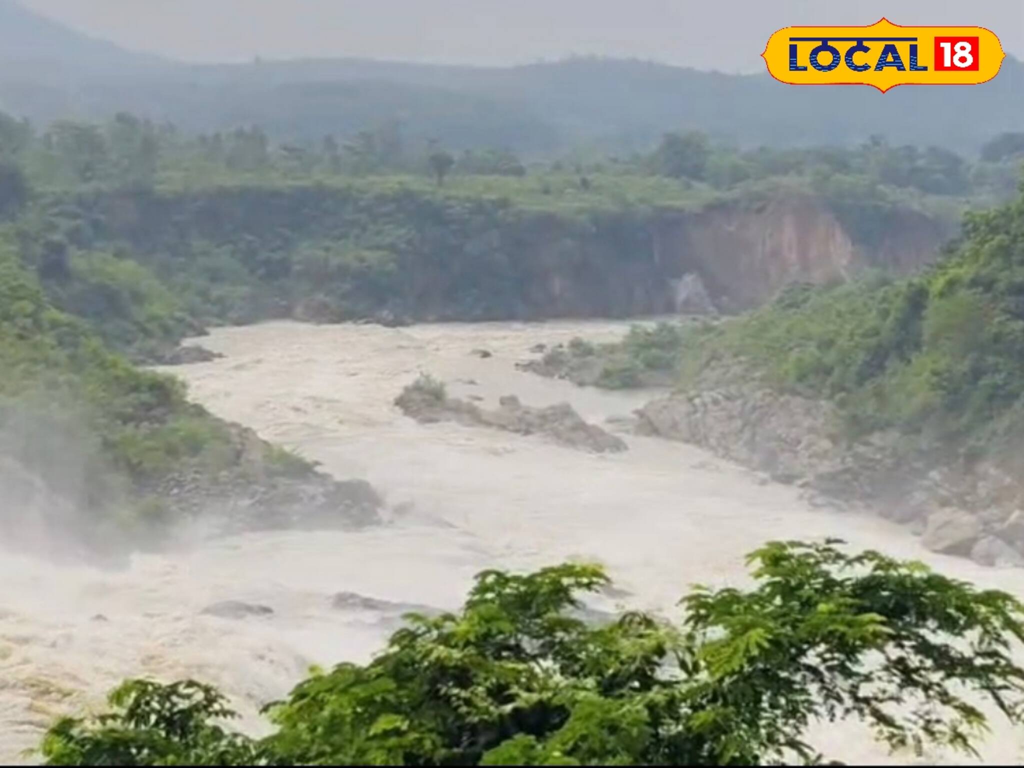 ফের ভারী বৃষ্টির পূর্বাভাস দক্ষিণবঙ্গে, ৬০০০ কিউসেক জল ছাড়া হল মুকুটমণিপুর জলাধার থেকে