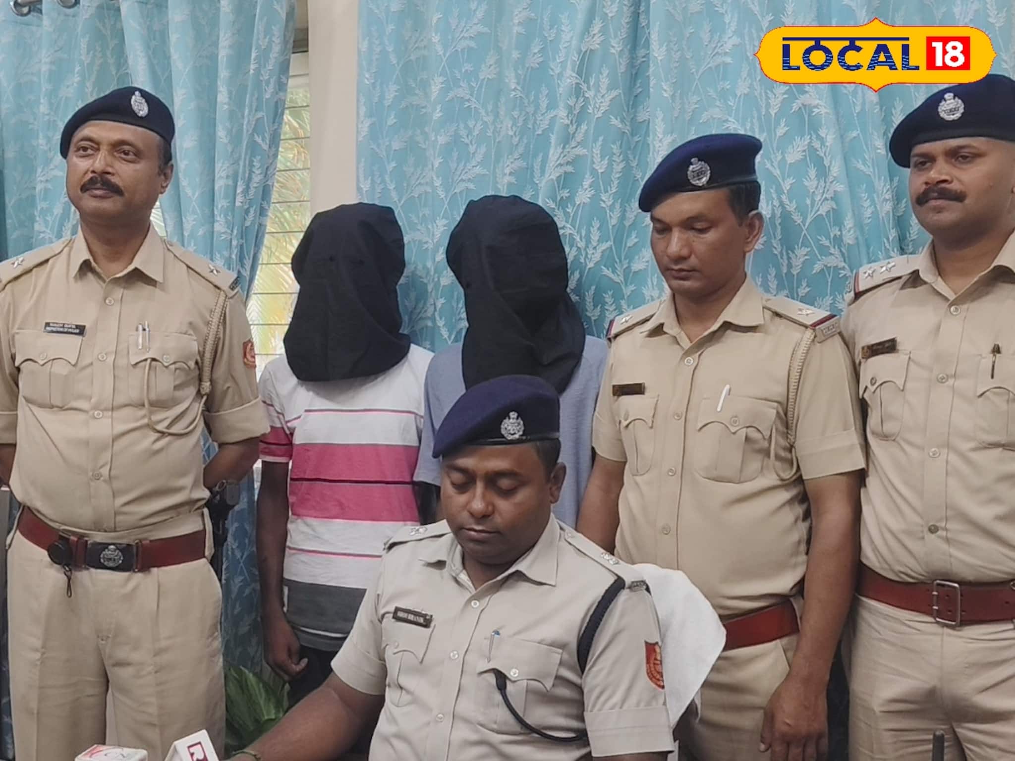 ATM ভাঙছিল কিছু যুবক, হঠাৎ ফোন এল পুলিশের কাছে! বাঁচল রানিনগরের ATM, গ্রেফতার দুস্কৃতীরা