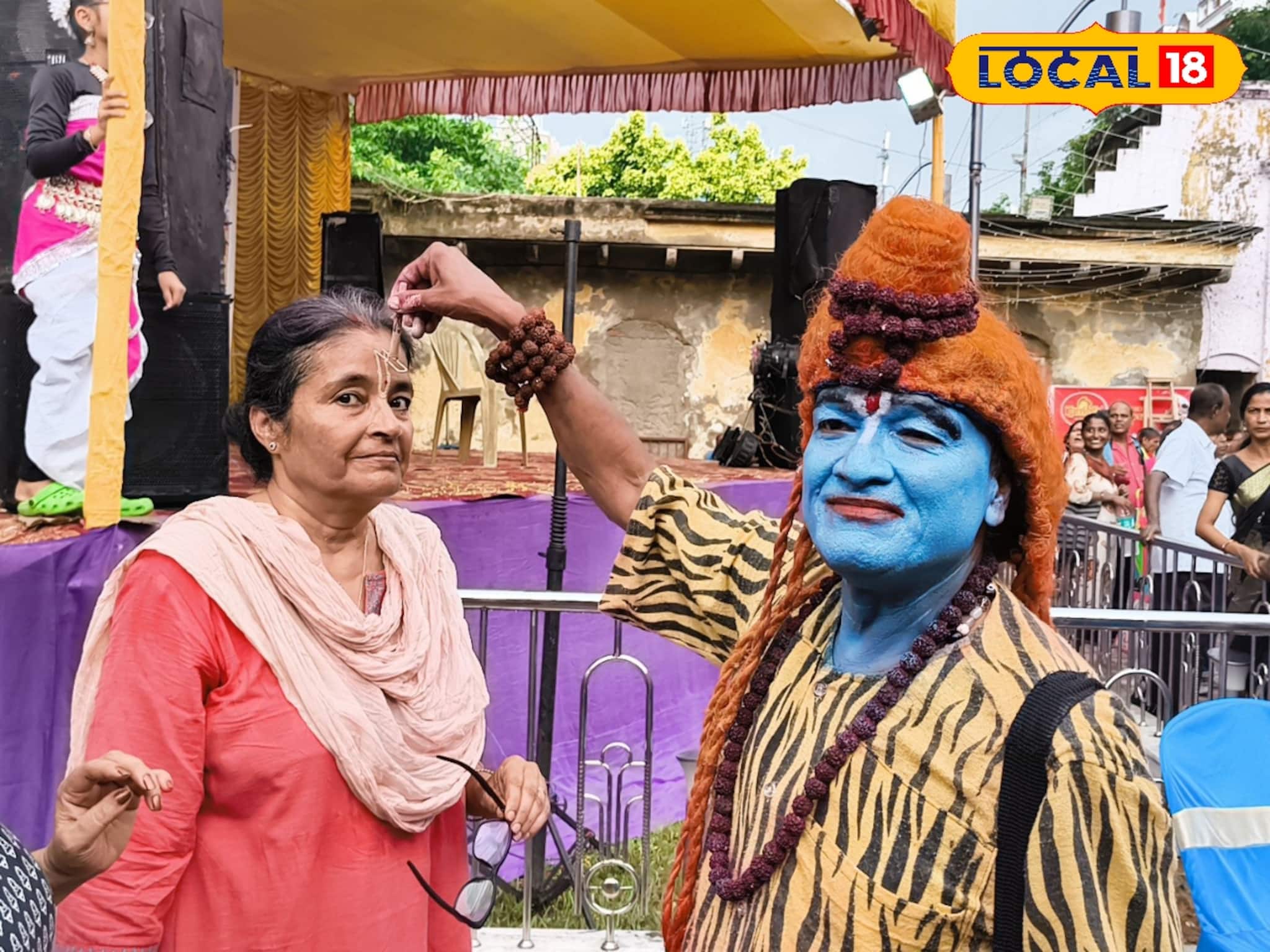 জবরদখল উচ্ছেদে ভাঙা পড়েছিল চায়ের দোকান, পেট চালাতে তিনি এখন 'টিপ' পরান সবাইকে!