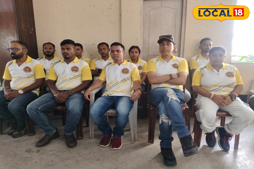 শিলিগুড়ি, জলপাইগুড়ি, ময়নাগুড়ি, কোচবিহার, আলিপুরদুয়ার এবং ওদলাবাড়ির ছয়টি সংগঠন একজোট হয়ে এই অভিযানের আয়োজন করেছে। অভিযাত্রী দলের মধ্যে রয়েছেন ২ জন মহিলা এবং ১০ জন পুরুষ সদস্য। 