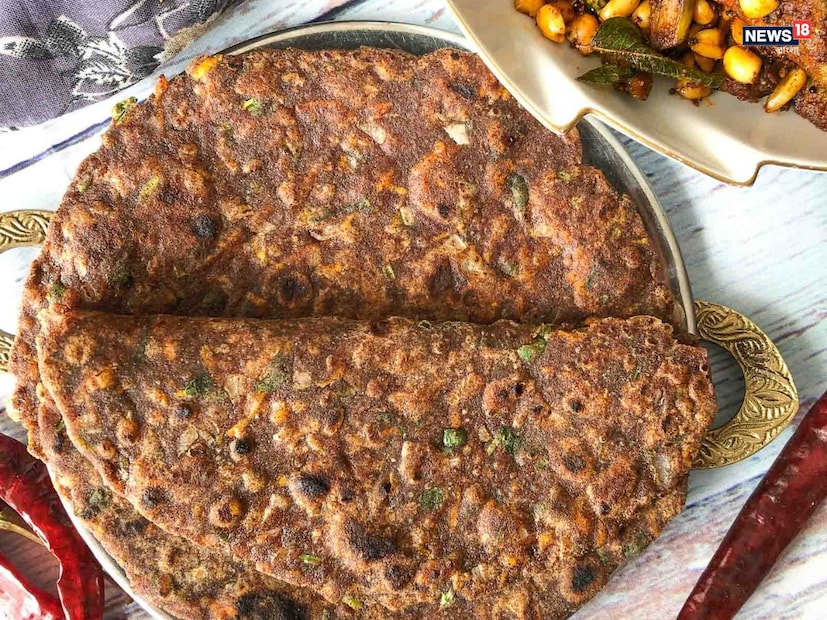 রাগির রুটি বানানো গমের রুটি বানানোর মতোই সহজ। এটি সাধারণ রুটির মতো বানাতে পারেন বা এতে একটু গমের আটা মিশিয়ে বানাতে পারেন যাতে স্বাদ এবং গঠনে সামঞ্জস্য থাকে। রাগির আটা দিয়ে ডোসা, ইডলি, প্যানকেক বানানো যায়। এটি গ্লুটেন-মুক্তও হয়, তাই এটি গ্লুটেন সংবেদনশীলতায় ভোগা লোকদের জন্যও একটি ভালো বিকল্প। (Disclaimer: এই প্রতিবেদনটি কেবলমাত্র সাধারণ তথ্যের জন্য, তাই বিস্তারিত জানতে হলে সর্বদা বিশেষজ্ঞের পরামর্শ নিন।)
