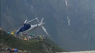 কেদারনাথ যাওয়ার পথে জরুরি অবতরণ হেলিকপ্টার (ছবি- ANI)