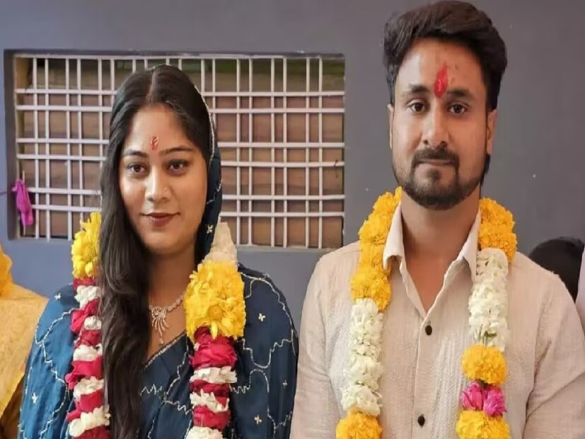 *পুলিশের এই দাবি বিশ্বাসযোগ্য হলে এটাই স্পষ্ট হয়ে যাচ্ছে যে, সোনমের চর্চিত প্রেমিক রাজ কুশওয়াহার ষড়যন্ত্রের জাল কতটা গভীরে ছিল! সে আসলে অন্য এক মহিলাকে হত্যার ছক কষেছিল, যাতে সেই মহিলার মৃতদেহকে সোনমের বলে চালিয়ে দেওয়া যায়। এরপরে হয়তো দিন কয়েক গা-ঢাকা দিয়ে থেকে একটা সুন্দর এবং আরামদায়ক জীবন কাটাতে পারত সোনম। যদিও কিছু কারণবশত এই পরিকল্পনা বাস্তবায়িত হয়নি। সংগৃহীত ছবি। 