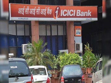 ICICI ব্যাঙ্ক থেকে ৫ বছরের জন্য ১২ লাখ টাকার Personal Loan নিলে কত EMI দিতে হবে?