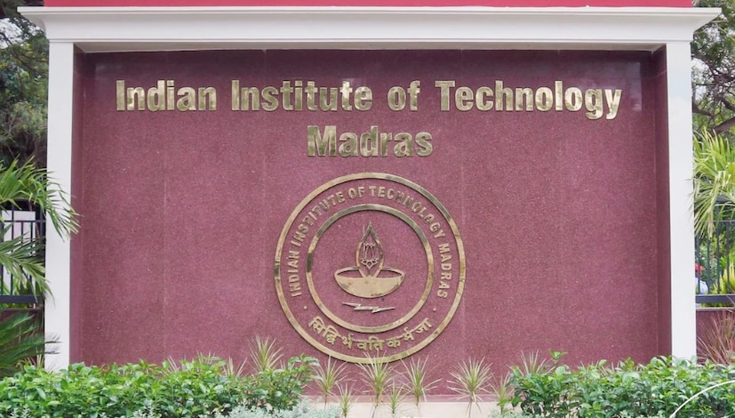 ৪. IIT Kharagpurপ্রতি সেমিস্টারে বি.টেক. ফি: আইআইটি খড়গপুর ওভারভিউ ফি ভর্তির সময় এককালীন ফি নেওয়া হবে ৬,০০০ ফেরতযোগ্য নিরাপত্তা আমানত ফি সেমিস্টার ফি হোস্টেল চার্জ