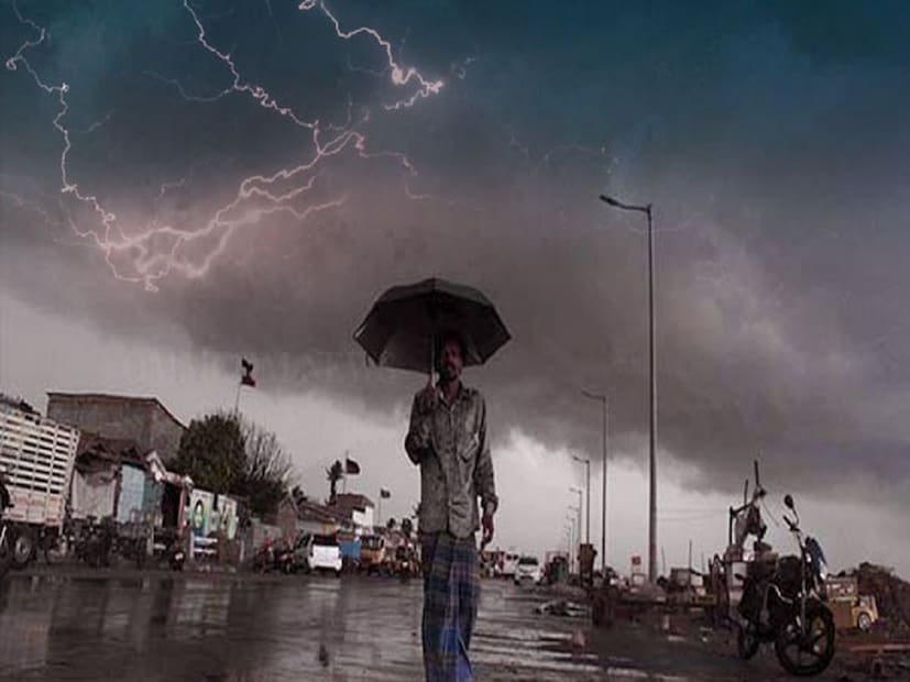 IMD Weather Update: তেড়ে আসছে প্রবল ঝড়-তুফান…! তুমুল ভারী বৃষ্টি, বজ্রপাতের তাণ্ডব রাজ্যে, ভয়ঙ্কর দুর্যোগ বাংলায়, জানিয়ে দিল IMD IMD Weather Update: তেড়ে আসছে প্রবল ঝড়-তুফান…! তুমুল ভারী বৃষ্টি, বজ্রপাতের তাণ্ডব রাজ্যে, ভয়ঙ্কর দুর্যোগ বাংলায়, জানিয়ে দিল IMD