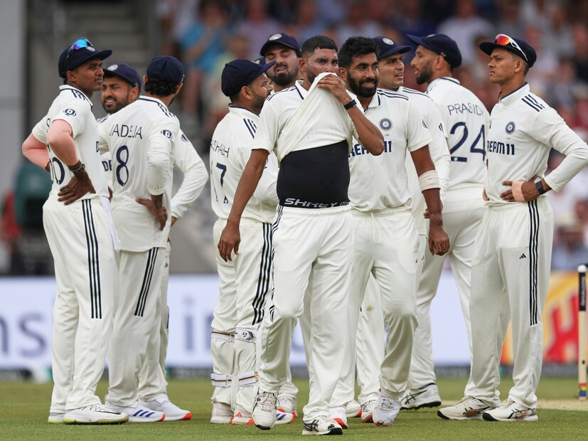 ৩৫০ রান হাতে থাকার অ্যাডভান্টেজ নিয়ে শুরু করলেও লিডসে প্রথম টেস্টের পঞ্চম দিনে চাপ বাড়ছে ভারতের উপর। সৌজন্য বেন ডাকেট ও জ্যাক ক্রাউলির লড়াকু ব্যাটিং। (Photo-AP)