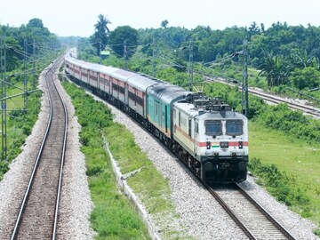 জন শতাব্দী-সহ ১১ ট্রেন বাতিল, বদলাচ্ছে একাধিক ট্রেনের যাত্রাপথ, রইল সম্পূর্ণ তালিকা