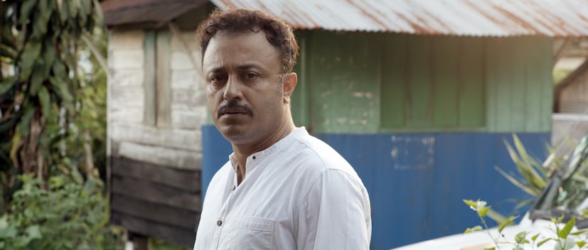 অভিনেতা জয়জিৎ বন্দ্যোপাধ্যায় আবার বলেন যে, “KLiKK-এর সঙ্গে দ্বিতীয়বার কাজ করে যেন ঘরে ফেরার অনুভূতি হয়েছিল। আর এই অভিজ্ঞতাটি সত্যিই অসাধারণ ছিল। যেহেতু শ্যুটিংটি আমার প্রিয় জায়গাগুলির মধ্যে একটি জায়গায় হয়েছিল, তাই আমি প্রতিটি মুহূর্ত উপভোগ করেছি - বিশেষ করে গুঁড়ি গুঁড়ি বৃষ্টি, বাতাসে ঠান্ডার আভাস এবং আমাদের চারপাশের প্রকৃতি। আসলে আবহাওয়াই এক নিখুঁত মেজাজ তৈরি করে দিয়েছিল। পোকামাকড়ের ডাক এবং মাঝে মাঝে লোডশেডিংয়ের মধ্যে আমাদের শ্যুটিং-পরবর্তী আড্ডাও সমস্ত বিষয়টাকে আরও স্মরণীয় করে তুলেছিল! আর দীর্ঘ বিরতির পর একজন পুলিশের চরিত্র করা অবশ্যই একটি চ্যালেঞ্জ ছিল। আমি জানতাম যে, এক্ষেত্রে আমাকে আলাদা ভাবে দেখাতে একটু অতিরিক্ত কিছু যোগ করতে হবে। আর আমার মনে হয়, আমি ঠিক সেটাই করেছি! পরিচালক হিসেবে রাজদীপের সঙ্গে এটি আমার প্রথম কাজ। আর আমি অবশ্যই বলব যে, এটি একটি দুর্দান্ত অভিজ্ঞতা ছিল।”