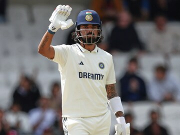 KL Rahul: গাভাসকরের সঙ্গে একই আসনে কেএল রাহুল, গড়লেন একাধিক রেকর্ড