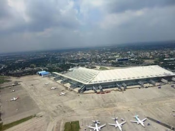 Kolkata Airport: দমদম-মধ্যগ্রাম-বিরাটি-বাগুইআটি এলাকার মানুষের জন্য বড় খবর! আহমেদাবাদ বিমান দুর্ঘটনার পর এবার বাড়ি-ফ্ল্যাট নিয়ে বিরাট সিদ্ধান্ত AAI-এর Kolkata Airport: দমদম-মধ্যগ্রাম-বিরাটি-বাগুইআটি এলাকার মানুষের জন্য বড় খবর! আহমেদাবাদ বিমান দুর্ঘটনার পর এবার বাড়ি-ফ্ল্যাট নিয়ে বিরাট সিদ্ধান্ত AAI-এর