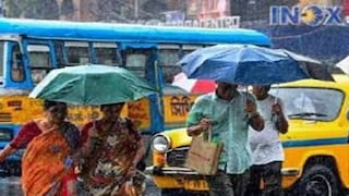 বর্ষার শহরে স্কুল ছুটির সময় শহরে ট্র্যাফিক জট (File Photo)