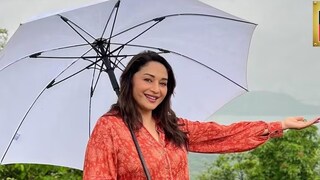 বৃষ্টিস্নাত প্রকৃতির হাতছানিতে নিজেকে আর ধরে রাখতে পারলেন না মাধুরী (Photo: Instagram)