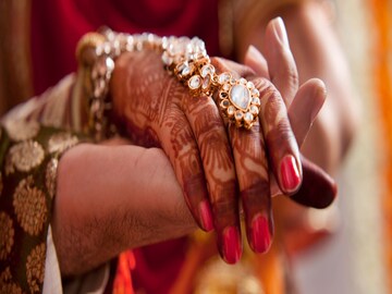 ম্যাট্রিমনি সাইটে 'হাই প্রোফাইল' ব্যবসায়ী! বিয়ে ঠিক হল তরুণীর সঙ্গে, কিন্তু সাতপাকের বদলে হয়ে গেল অন্য কিছু! 