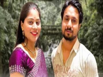 Meghalaya Honeymoon Murder Update: অবশেষে উদ্ধার হল রাজা-সোনমের গয়না, শ্বশুরবাড়িতেই লুকনো ছিল সবকিছু! মেঘালয় কাণ্ডে বিরাট মোড় Meghalaya Honeymoon Murder Update: অবশেষে উদ্ধার হল রাজা-সোনমের গয়না, শ্বশুরবাড়িতেই লুকনো ছিল সবকিছু! মেঘালয় কাণ্ডে বিরাট মোড়