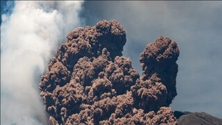 মাউন্ট এটনায় ভয়ঙ্কর অগ্ন্যুৎপাত - Photo- Reuters