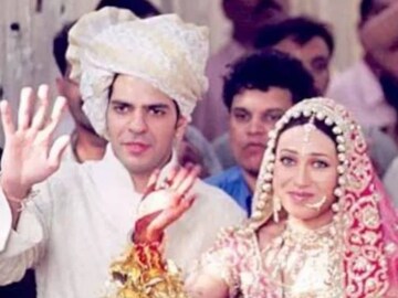 স্ত্রীকে নিলামে তুলেছিলেন! চলেছিল নাকি মারধরও! সেই সঞ্জয়ের মৃতদেহ দেখতেই অপেক্ষায় করিশ্মা