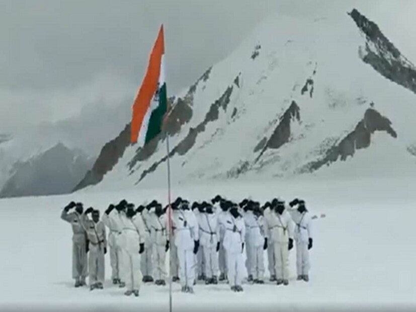 ক্যাপ্টেন সঞ্জয় কুলকার্নির নেতৃত্বে কুমায়ুন রেজিমেন্টের জওয়ানরা সিয়াচেনে তেরঙ্গা তোলে৷ এর ফলে সমস্ত হিমবাহের দখল পায় ভারত৷ শুধু তাই নয়, সালট্রো সেতুবন্ধের তিনটি মুখ্য গিরিখাদ-সিয়া লা, বিলাফন্ড লা ও  গ্যং লা দখল করে ভারতীয় সেনা৷ সেই থেকে তিন দশক পার হয়ে গেলেও সিয়াচেন দখলে রাখতে চলছে ‘অপারেশন মেঘদূত’৷
