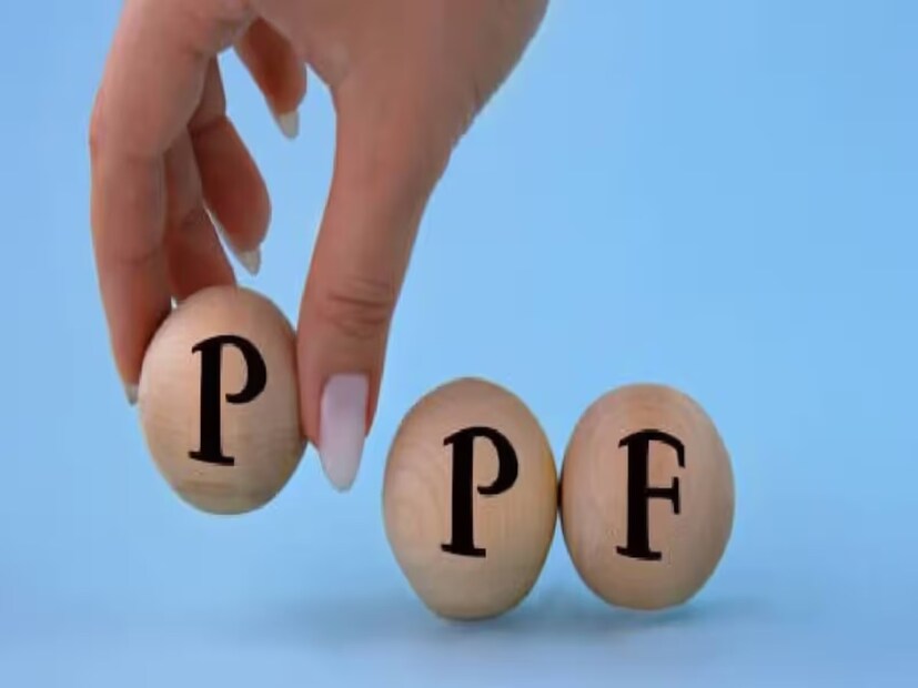 PPFসম্ভাব্য রিটার্ন- ৭.১%
কর অব্যাহতি- সম্পূর্ণ অব্যাহতি (EEE)
ঝুঁকির স্তর- ঝুঁকি নেই
কার জন্য সঠিক- ছেলে/মেয়ে উভয়ের জন্যই নিরাপদ বিকল্প