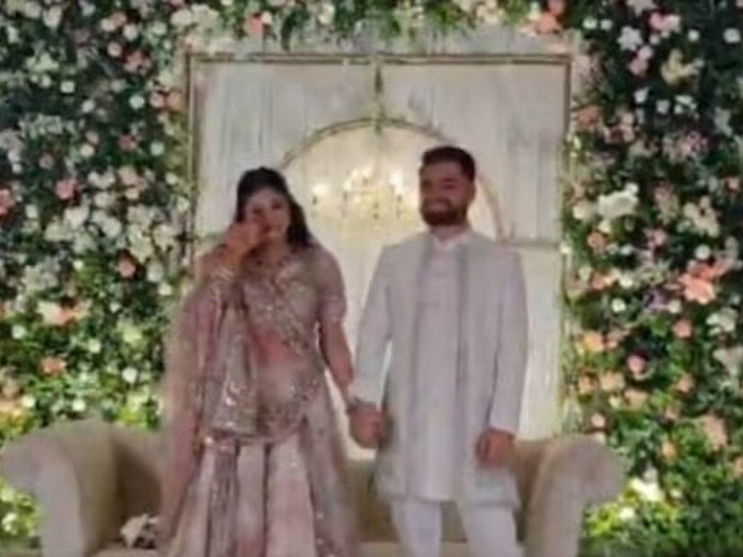 রিঙ্কু এবং প্রিয়ার বাগদানে সমাজবাদী পার্টির নেতা এবং উত্তর প্রদেশের প্রাক্তন মুখ্যমন্ত্রী অখিলেশ যাদব উপস্থিত ছিলেন। এছাড়াও সমাজবাদী পার্টির নেতা প্রফেসর রাম গোপাল এবং বিসিসিআই-এর সহ-সভাপতি রাজীব শুক্লাও সেখানে উপস্থিত ছিলেন।