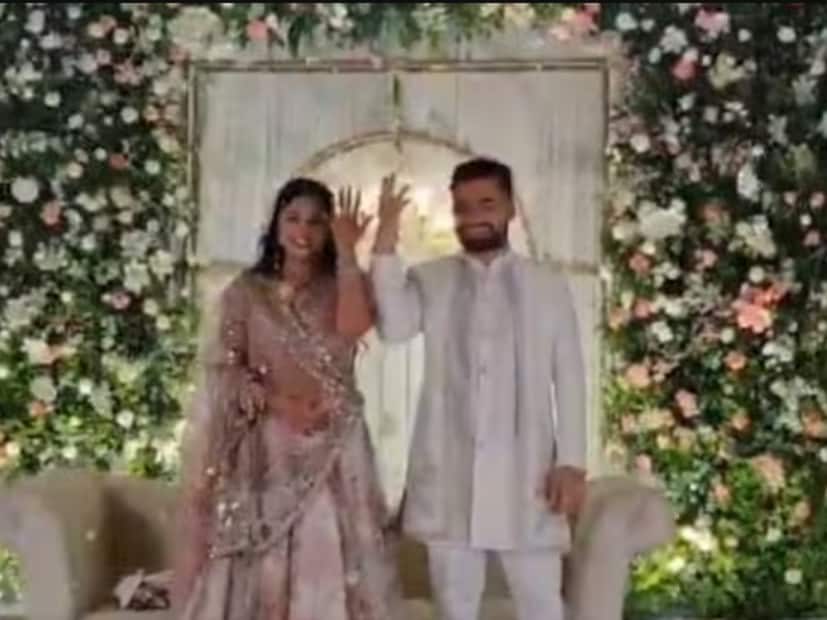 রিঙ্কু সিং এবং প্রিয়া সরোজের বাগদান নিয়ে মিডিয়ায় বেশ কিছুদিন ধরেই গুঞ্জন চলছিল। ৮ জুন অবশেষে ভক্তরা খুশির খবরটি জানতে পারলেন। ইতিমধ্যেই সামনে এসেছে বাগদানের ছবি। তাদের বাগদানের ভিডিও-ও প্রকাশিত হয়েছে।