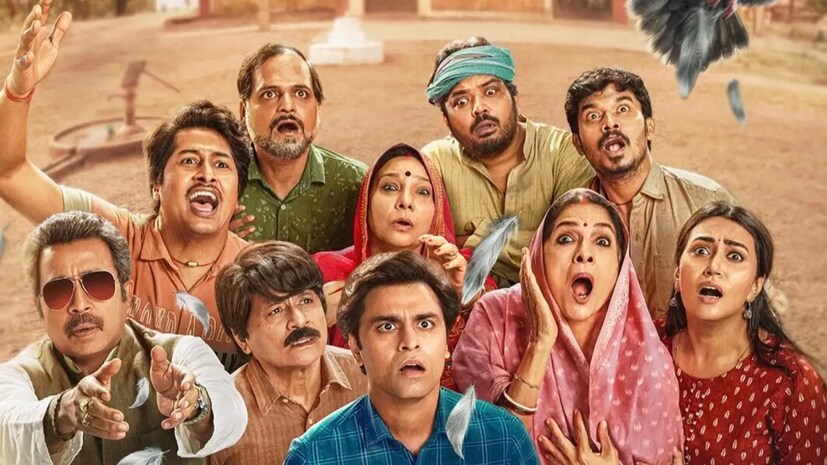 যখন জানতে চাওয়া হয় পর্দার রিঙ্কির সঙ্গে সাংভিকার কোনও মিল আছে কি না, সামান্য হলেও সে কথা স্বীকার করে নিয়েছেন তিনি। ‘‘আমি রিঙ্কির সঙ্গে খুব সামান্য হলেও নিজেকে কানেক্ট করতে পারি। যেমন আমিও রিঙ্কির মতো অন্তর্মুখী অথচ জেদি স্বভাবের একে মেয়ে। তবে, আমাদের মধ্যে অনেক পার্থক্যও আছে। রিঙ্কি এখনও নিজের জায়গা তৈরি করে যাওয়ার চেষ্টা করে চলেছে, এখনও অনেক কিছুর জন্যই সে তার মা-বাবার ওপরে নির্ভর করে থাকে। আমি স্বনির্ভর, আমি আমার রাস্তা নিজে তৈরি করে নিই, কোনও অন্যায় দেখলে প্রতিবাদ করতে ছাড়ি না!লোকে বলে আমি বিদ্রোহ ঘোষণা করছি, আসলে কিন্তু আমি আমার কথাটা কেবল খুব ভদ্র ভাবে বলে দিই। আমি সব সময়েই অন্য পক্ষকে শোধরানোর সুযোগ দিই, কিন্তু যখন সহ্যের সীমা ছাড়িয়ে যায়, তখন আর চুপ করে থাকি না, প্রতিবাদ করি’’, নিজের স্বভাব নিয়ে অকপট সাংভিকা। বলে রাখা উচিত হবে যে সাংভিকা কোনও চলচ্চিত্র জগতের সঙ্গে যুক্ত পরিবার থেকে আসেননি। তাঁর অভিনয়ের ধরনও খুব আলাদা, যাঁরা ওয়েব সিরিজটি দেখছেন, সে কথা খুব ভালমতোই জানেন। পঞ্চায়েত তাঁকে এক ধাক্কায় জনপ্রিয় এবং বিখ্যাত করে দিয়েছে।