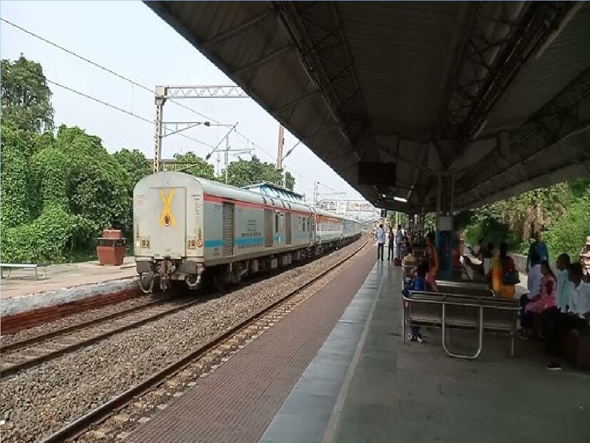 ভারতীয় রেলওয়ে ফোরামে কোনো আনুষ্ঠানিক প্রতিক্রিয়া জমা দেয়নি। তাদের আইনজীবী যুক্তি দেন যে ট্রেনটি তিন ঘণ্টার বেশি দেরি হয়নি এবং তাই কোনো রিফান্ড প্রযোজ্য নয়। কিন্তু উপভোক্তা বিষয়ক দফতরের মতে, রেলের পরিষেবার অবহেলার কারণে মানসিক হয়রানি হিসেবে গণ্য করেছে। ফোরাম স্টেশন সুপারিনটেনডেন্ট, স্টেশন মাস্টার, ডিভিশনাল রেলওয়ে ম্যানেজার এবং নর্দান রেলওয়ের জেনারেল ম্যানেজারকে যৌথভাবে ক্ষতিপূরণ প্রদান করতে নির্দেশ দিয়েছে।