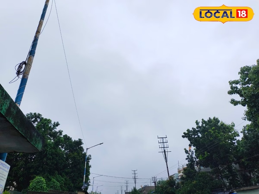 দক্ষিণবঙ্গে আগামী কয়েকদিন বৃষ্টির পূর্বাভাস।‌ বিক্ষিপ্তভাবে সব জেলাতেই। বজ্র-বিদ্যুৎ-সহ হালকা থেকে মাঝারি বৃষ্টির সম্ভাবনা। শুক্রবারও ভারী থেকে অতি ভারী বৃষ্টির সম্ভাবনা পশ্চিম দিকের জেলাগুলিতে৷