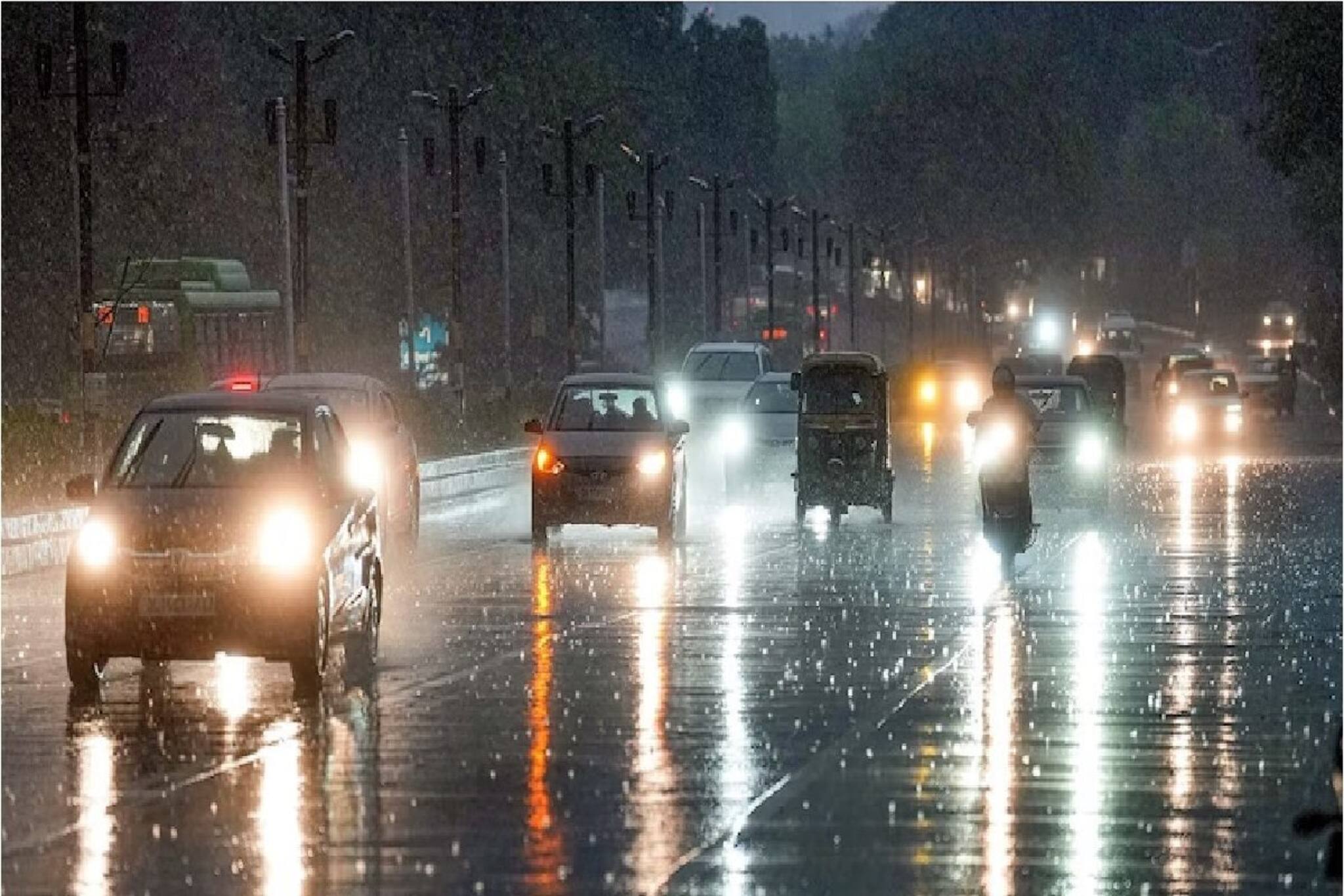 ঘোর দুর্যোগ...! আরবসাগরে সাংঘাতিক 'টর্নেডো', বঙ্গোপসাগরে আবহাওয়ার অবনতি...