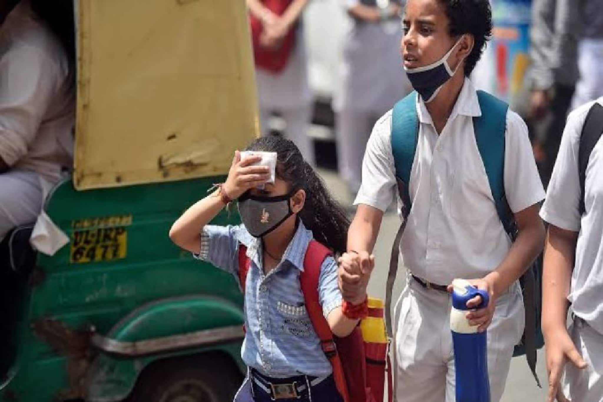 গরমের ছুটি শেষ-সোমে খুলছে স্কুল, কিন্তু বাড়ছে করোনা-কমেনি গরম! ছুটি কি বাড়বে?