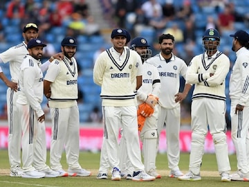 Ind vs Eng: ৩৭১ রানেও ম্যাচ বাঁচাতে পারল না ভারত! জঘন্য বোলিং, ফিল্ডিং, ‘হারা ম্যাচ’ জিতল ইংল্যান্ড Ind vs Eng: ৩৭১ রানেও ম্যাচ বাঁচাতে পারল না ভারত! জঘন্য বোলিং, ফিল্ডিং, ‘হারা ম্যাচ’ জিতল ইংল্যান্ড