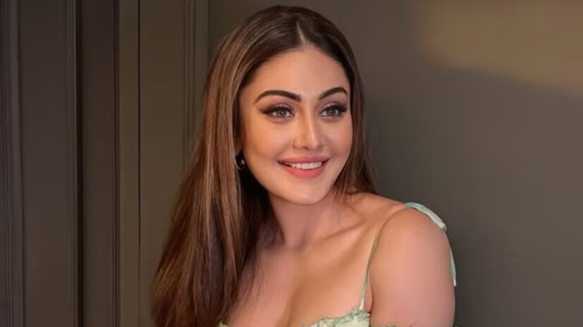 অভিনেত্রীর বাড়ি থেকেও অ্যান্টি-এজিং ওষুধ, মাল্টিভিটামিন সাপ্লিমেন্ট পাওয়া গিয়েছে৷ সৌন্দর্য ধরে রাখাটাই কি কাল হল শেফালির? তাঁর মৃত্যুর পর থেকে এমন নানা প্রশ্ন উঠছে৷