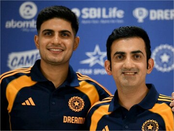 India vs England: বিরাট কোহলির জায়গায় কে ব্যাট করবেন ইংল্যান্ডে? জানিয়ে দিলেন গম্ভীর ও গিল India vs England: বিরাট কোহলির জায়গায় কে ব্যাট করবেন ইংল্যান্ডে? জানিয়ে দিলেন গম্ভীর ও গিল