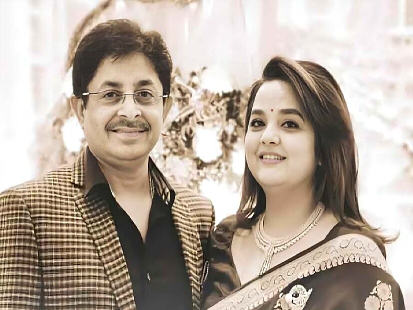 জানিয়েছেন সৌরভ গঙ্গোপাধ্যায়ের দাদা স্নেহাশিস গঙ্গোপাধ্যায়ের ডায়ারিয়া হয়েছে৷ তিনি যখন হাসপাতালে ভর্তি হন তখন তাঁর পেটে ব্যাথা ছিল, বমি ছিল, পেটে অসহ্য ব্যাথা ছিল৷