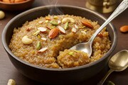 সুজি তো হামেশাই বানান, এবার এই জিনিসটা এক চিমটি দিয়ে দেখুন তো, রান্নার খ্যাতি ছড়িয়ে যাবে