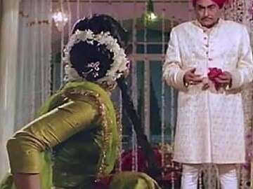 তাঁর গভীর চোখের দিকে তাকালে সংলাপ বলতে ভুলে যেতেন সহ-অভিনেতারা,কার প্রেমে ছিলেন অভিনেত্রী? তাঁর গভীর চোখের দিকে তাকালে সংলাপ বলতে ভুলে যেতেন সহ-অভিনেতারা,কার প্রেমে ছিলেন অভিনেত্রী?